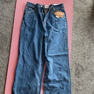 Bootcut/kind of straight leg, high rise jeans!